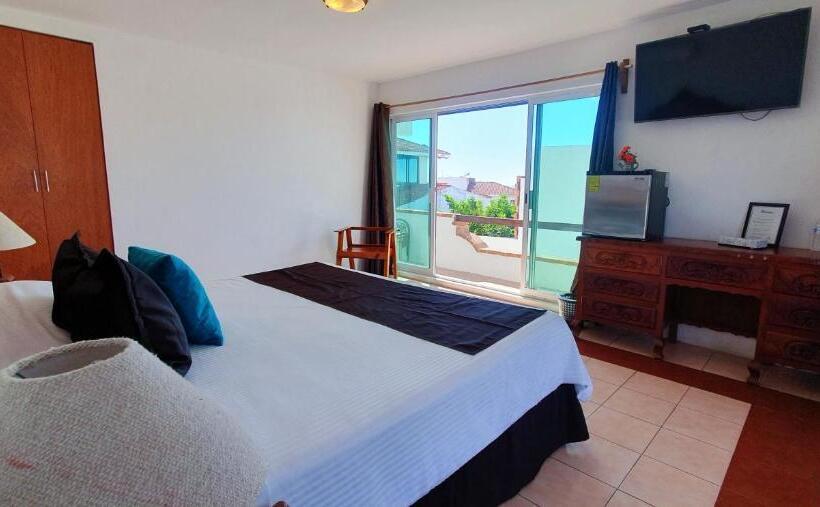 اتاق استاندارد با تخت بزرگ, Hill House Mazatlan   Bed & Breakfast