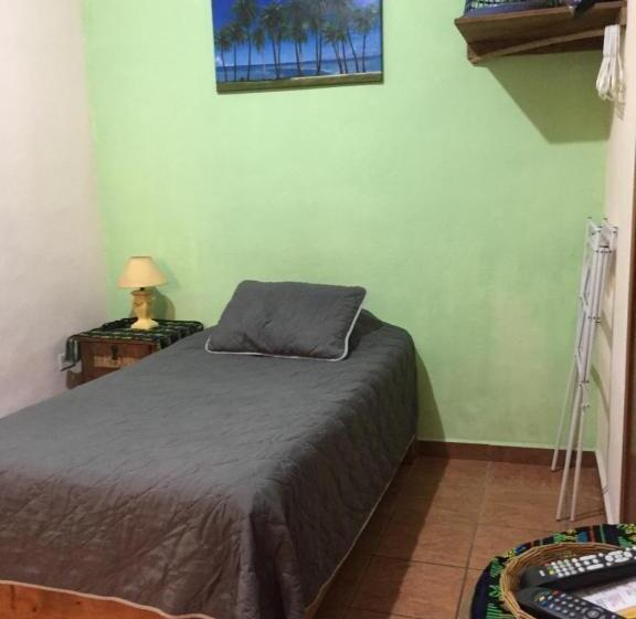 单人经济间, Pension Baja Paradise