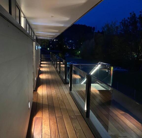 بانگلوی لوکس, Strandhotel Schmerikon