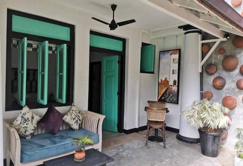 غرفة قياسية, Parawa House