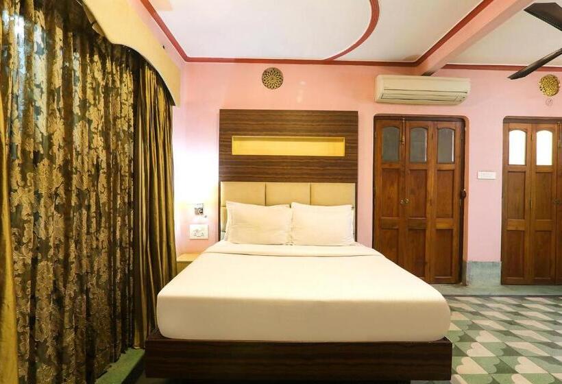 Трехместный Президентский, Fabhotel Poorv Sight