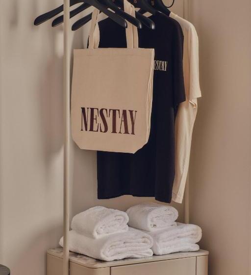 استودیوی لوکس, Nestay Sentier