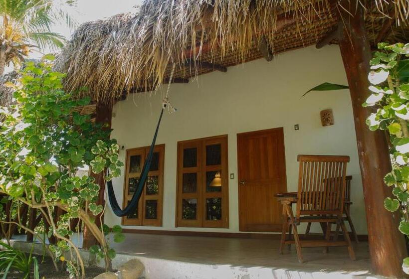 اتاق راحتی سه تخته, Dos Mundos Pacific Resort
