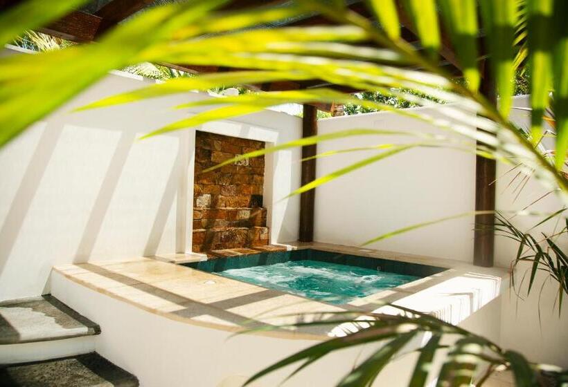 اتاق لوکس سه تخته, Dos Mundos Pacific Resort
