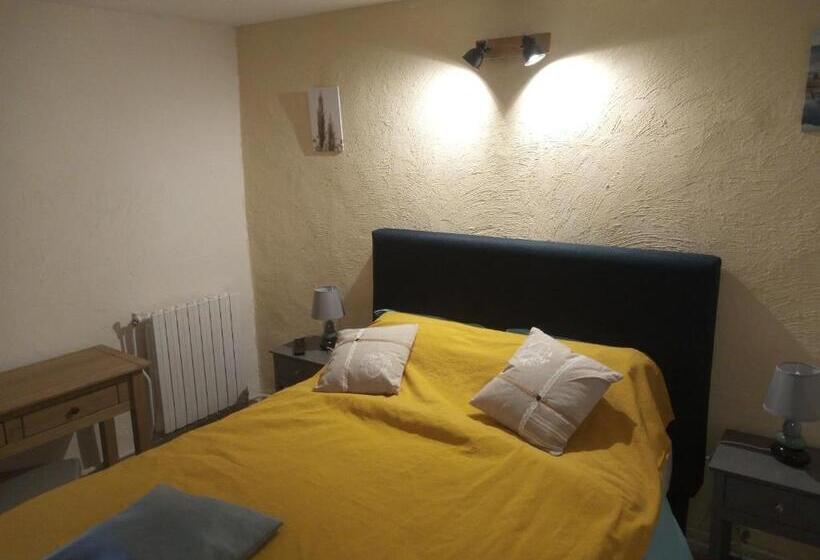 Номер Стандарт, Chambres D Hôtes L Amphitryon 5 Chambres