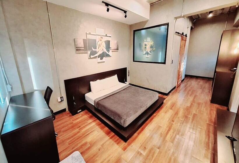 스탠다드 룸, Capital O 75512 Loft Residence  Suphanburi
