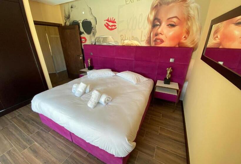 Номер Стандарт Вид на Бассейн, Room Marilyn Monroe