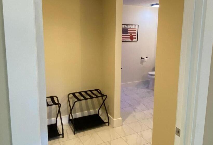 اتاق استاندارد با تخت بزرگ, Riverbank Guesthouse Wilton Manors