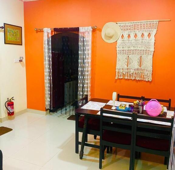 Апартаменты 1 Спальня с Балконом, 2bhk By The Beach