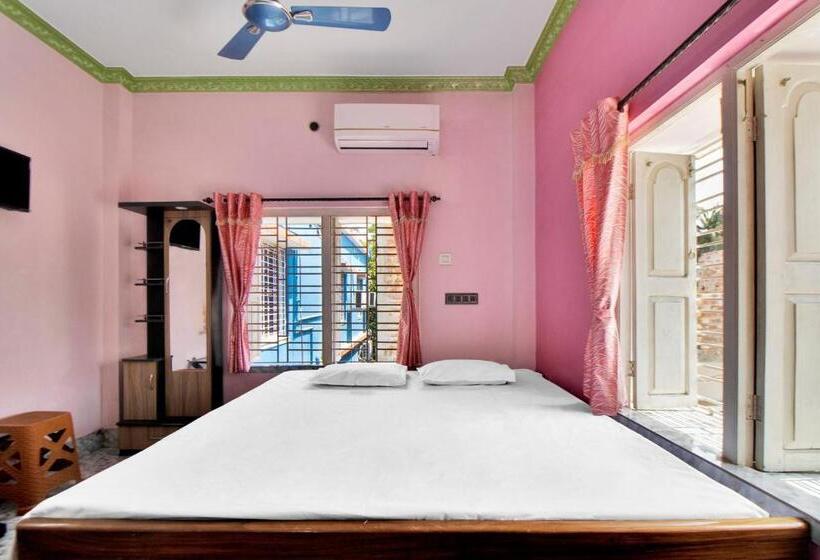 豪华房间, Iroomz Tilottama Guest House