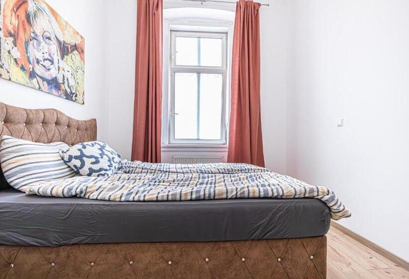 اتاق استاندارد سه تخته با سرویس بهداشتی مشترک, 6 Min To Amusement Park   Economy Rooms In Shared Apartment