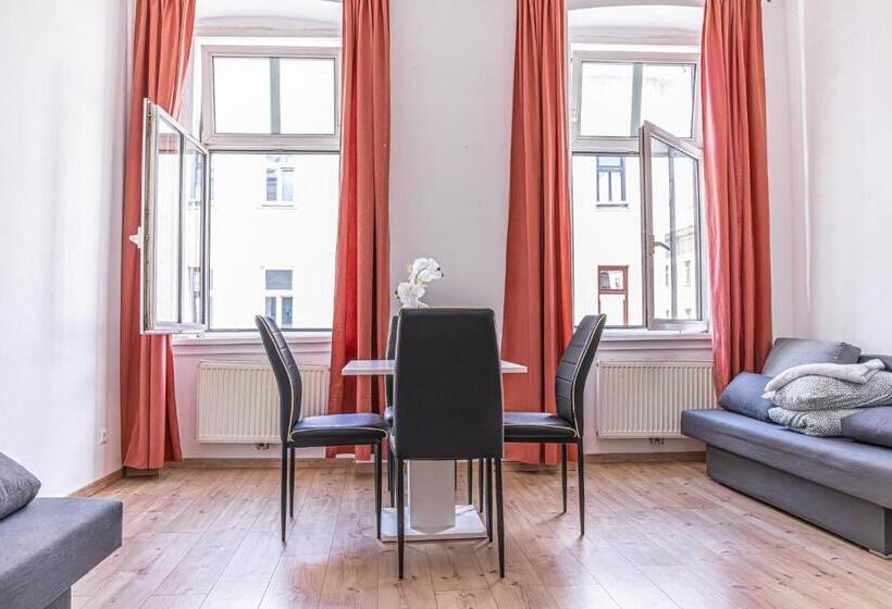 اتاق چهار تخته با دستشویی مشترک, 6 Min To Amusement Park   Economy Rooms In Shared Apartment