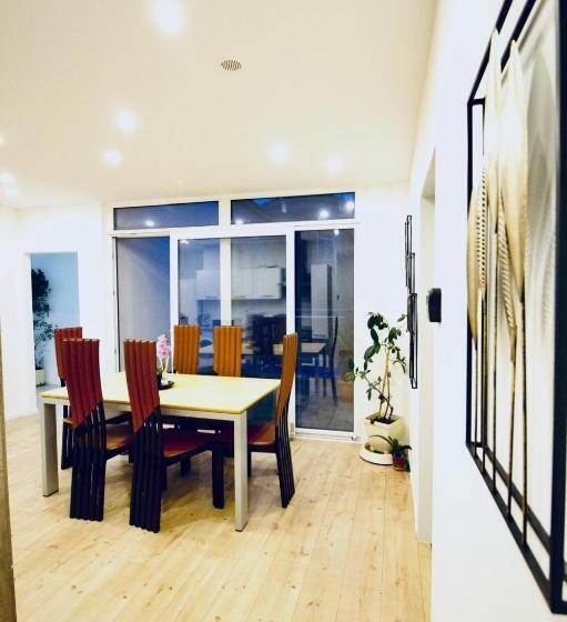 اتاق استاندارد چهارنفره با سرویس بهداشتی مشترک, 6 Min To Amusement Park   Economy Rooms In Shared Apartment