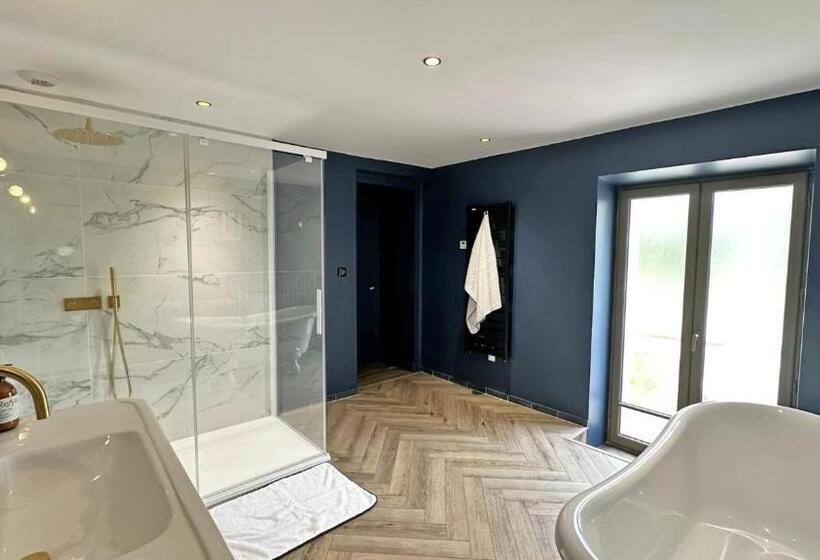 Номер Deluxe, Le Manoir Des Perrieres