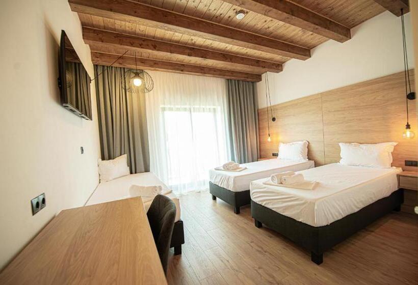 اتاق استاندارد سه نفره, Casa Hirsch