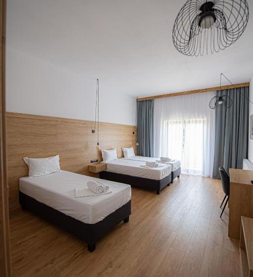 اتاق استاندارد سه نفره, Casa Hirsch