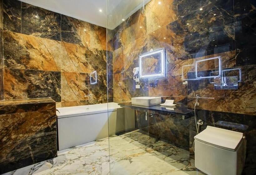 Номер Deluxe, Sarovar Portico Saharanpur