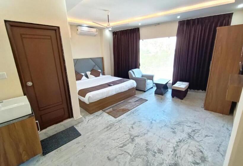 三人经典房间, Super Oyo Hotel Danish Dreamstay