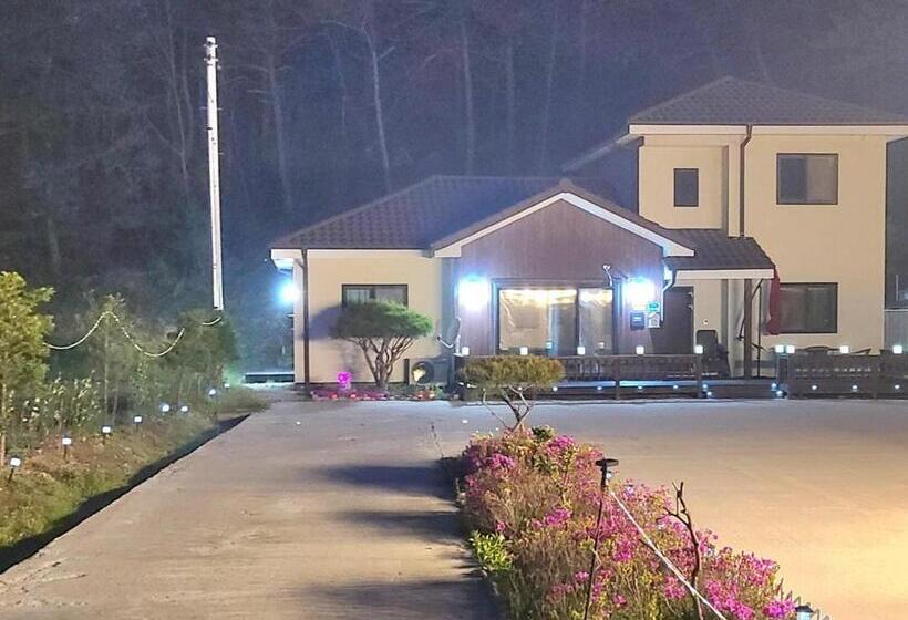 Семейный Номер, Yangyang Haedameun Byeoljang Pension