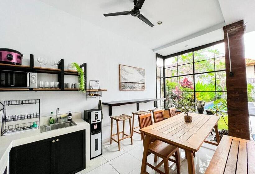 Номер Deluxe, Island Boy Guesthouse N Prime Location In Canggu