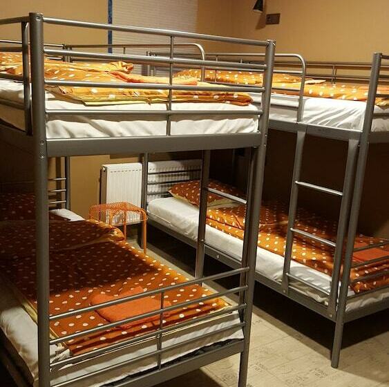 تختخواب در اتاق مشترک, Chocolate Hostel