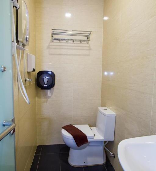 Executive Triple, Grand World