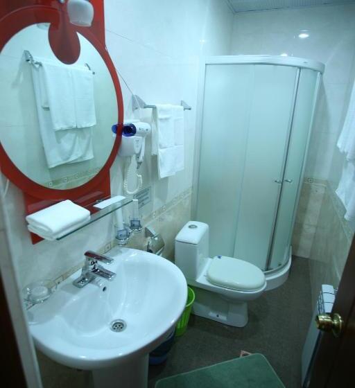 Quarto Triplo Estandar, Nairi