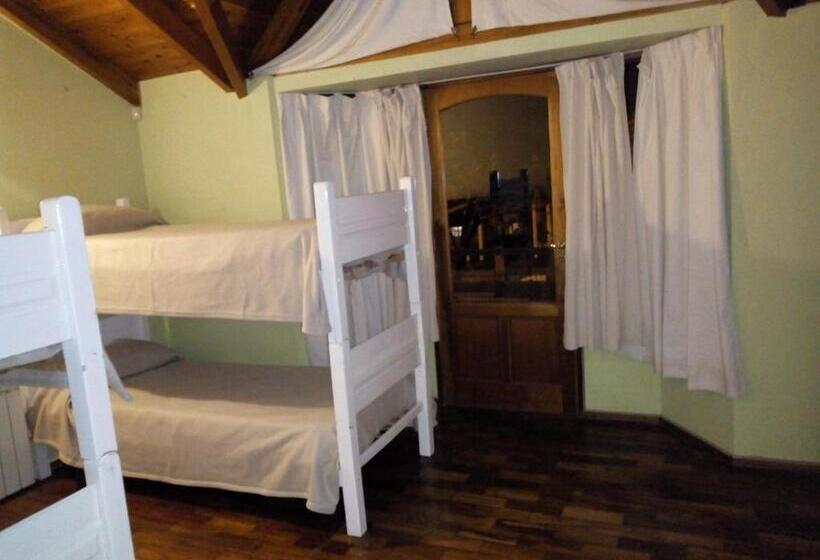 Четырехместный Номер Стандарт, New Host Hostel
