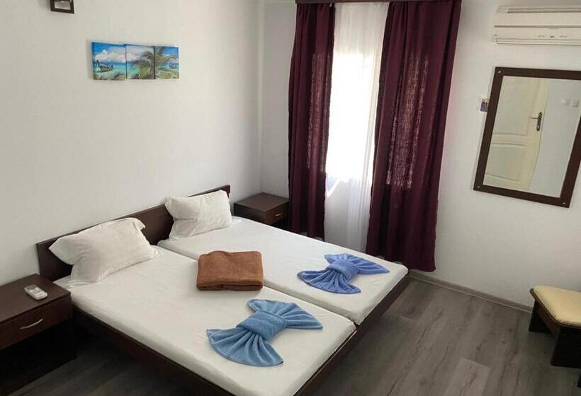 اتاق استاندارد با چشم‌انداز استخر, Cool Breeze   Mamaia Nord