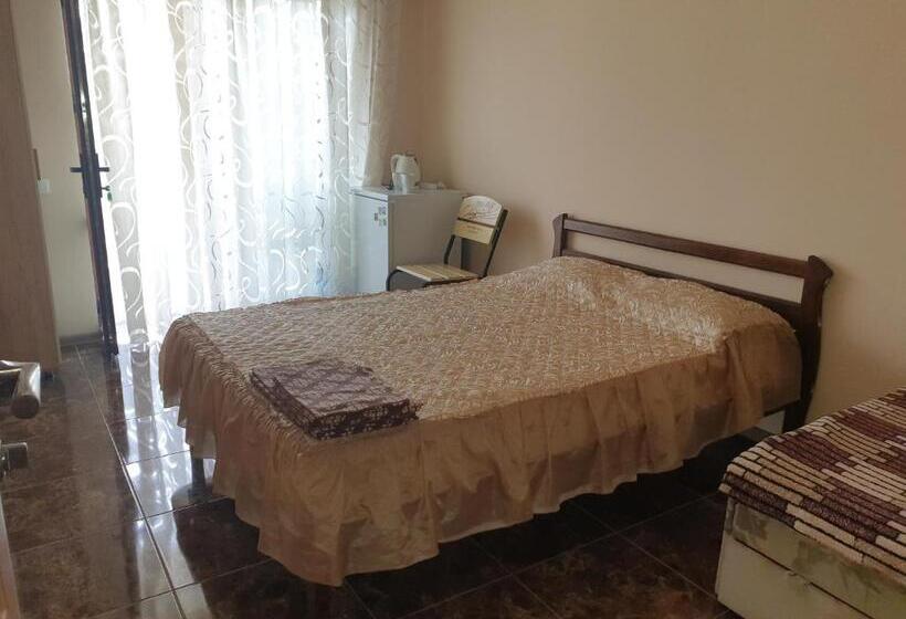Номер Стандарт Трехместный, Otel Elena