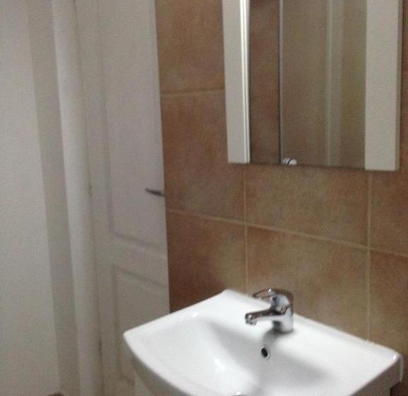 اتاق استاندارد سه نفره, Mellys Haus