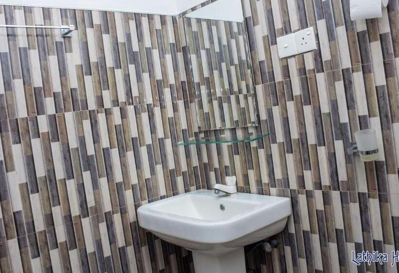 デラックスルーム, Lathika Homes