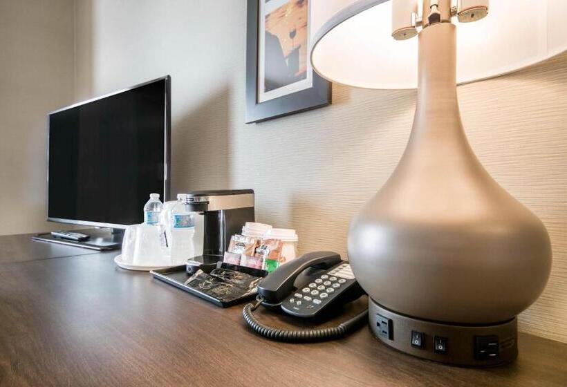 Номер Стандарт, Comfort Inn & Suites Merritt