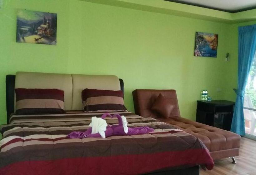 디럭스 방갈로, Phayam Coconut Beach Resort