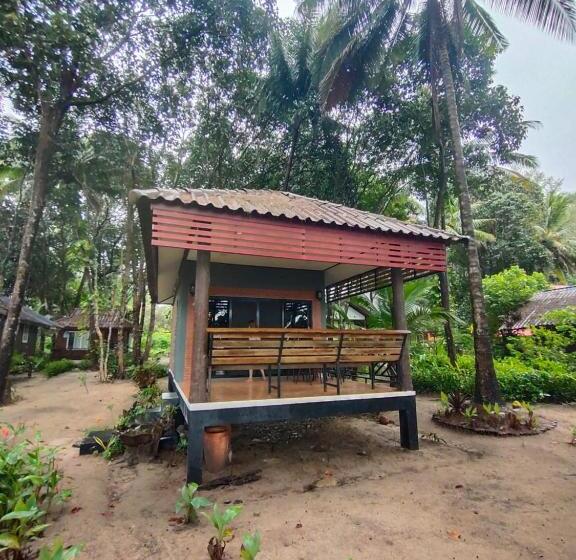 스위트, Phayam Coconut Beach Resort