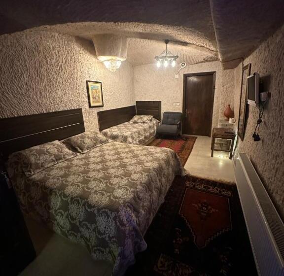 Suite, Aurora Cave
