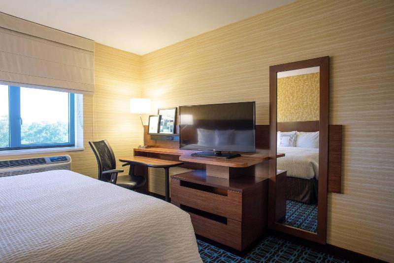 Люкс Кровать Кинг, Fairfield Inn & Suites By Marriott New York Queens/fresh Meadows