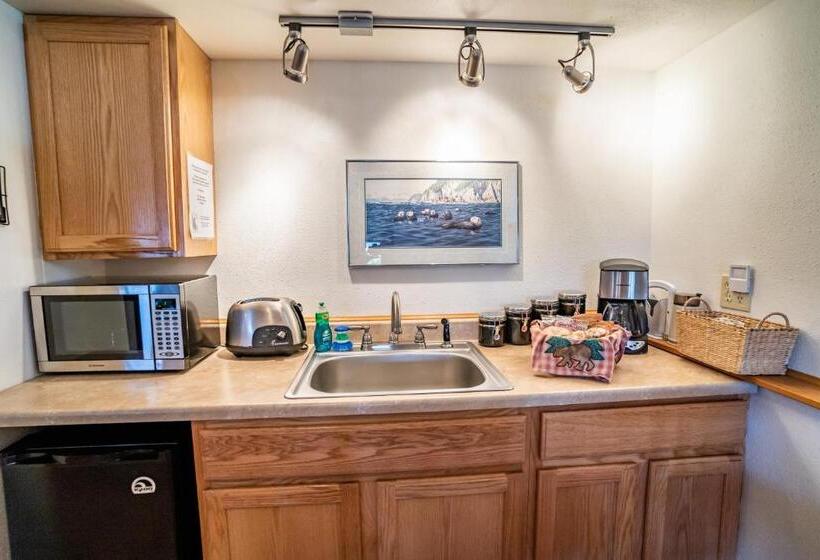 Люкс, Bears Den Alaska Lodging