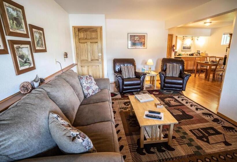 Люкс, Bears Den Alaska Lodging