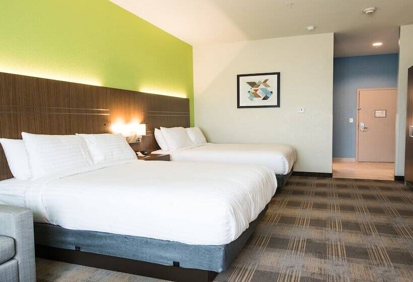 Номер Стандарт Адаптированный для Инвалидов, Holiday Inn Express & Suites   Dripping Springs   Austin Area, An Ihg