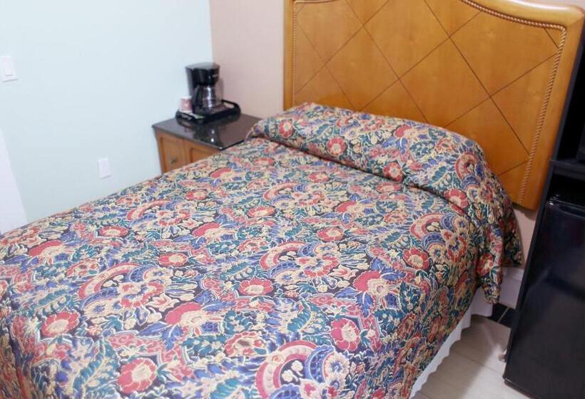 Cameră Single Standard cu Baie Comună, Oak