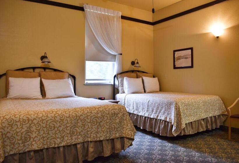 Четырехместный Номер Стандарт, Exit Glacier Lodge