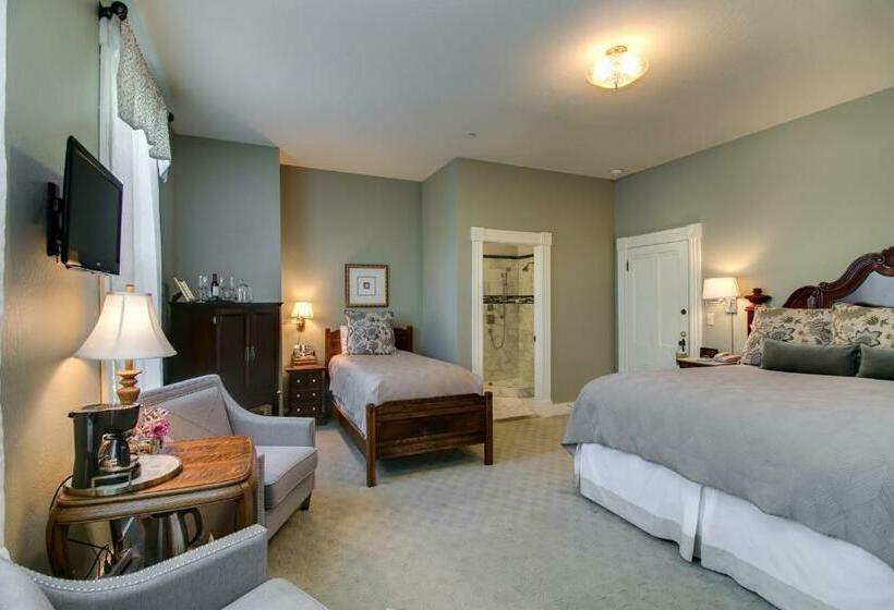 Трехместный Номер Комфорт, Winchester Inn