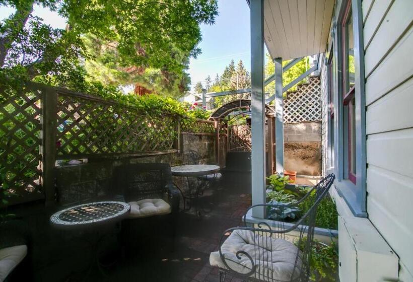 Номер Стандарт, Winchester Inn