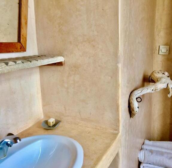 Семейный Номер, Auberge De La Plage