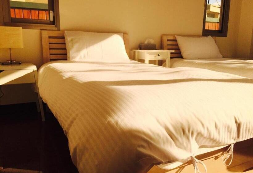 اتاق استاندارد چهار تخته, Love B&b