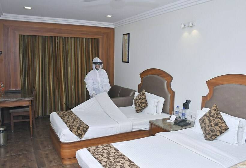 Номер Deluxe, Lords  Eco Inn Gandhidham