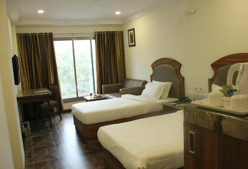 Номер Deluxe, Lords  Eco Inn Gandhidham