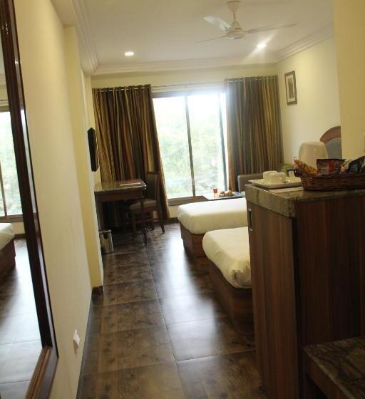 Номер Deluxe, Lords  Eco Inn Gandhidham
