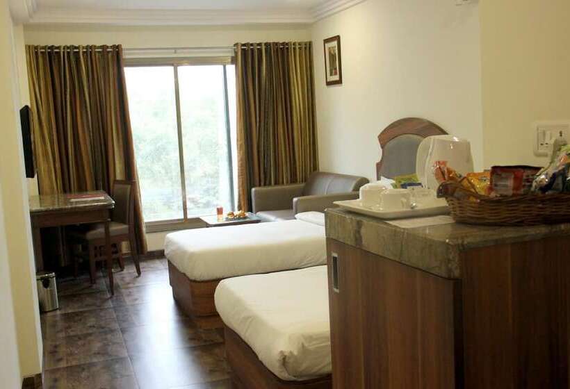 Номер Deluxe, Lords  Eco Inn Gandhidham